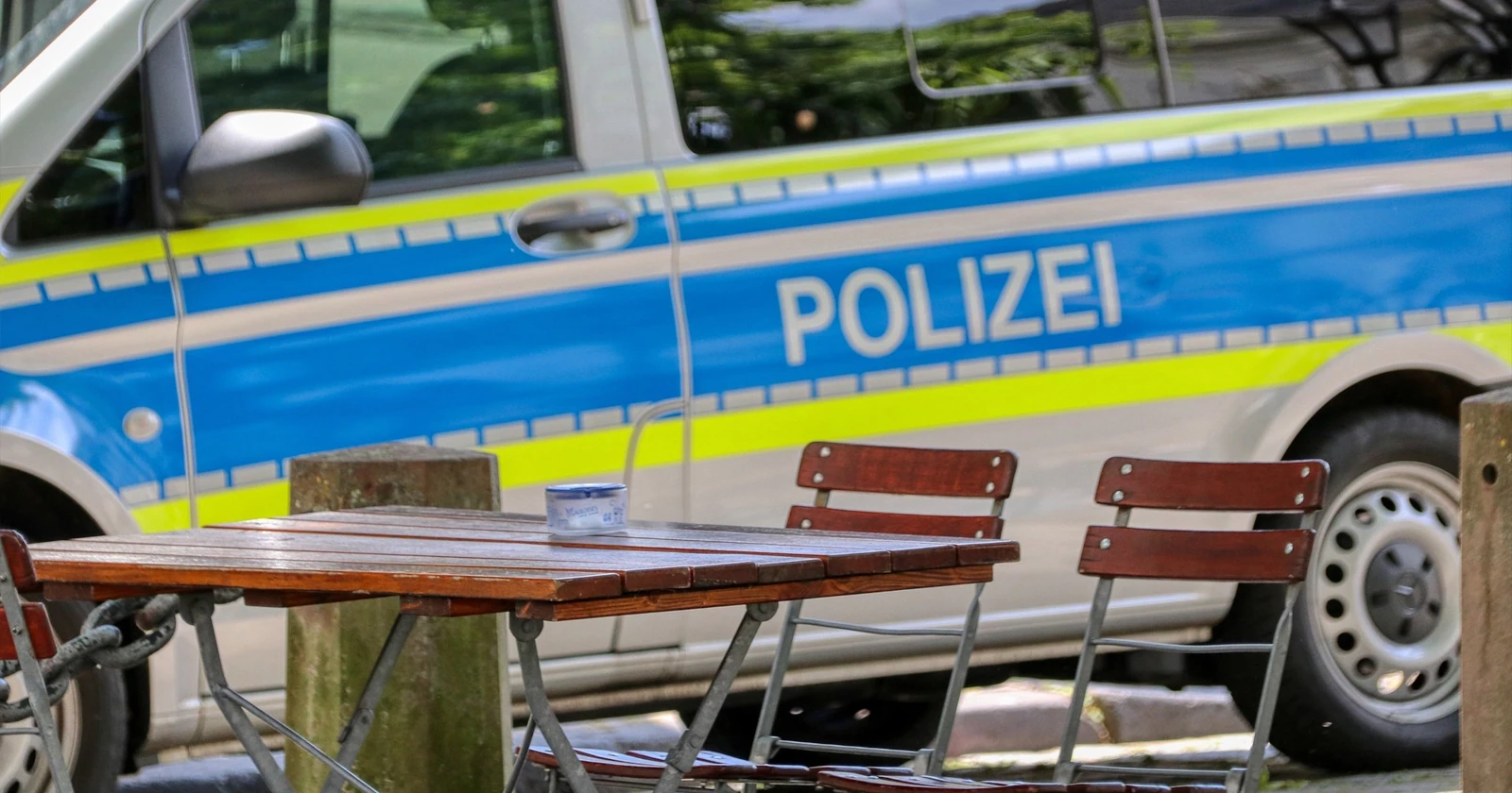 Unbekannter &uuml;berf&auml;llt Drogeriemarkt